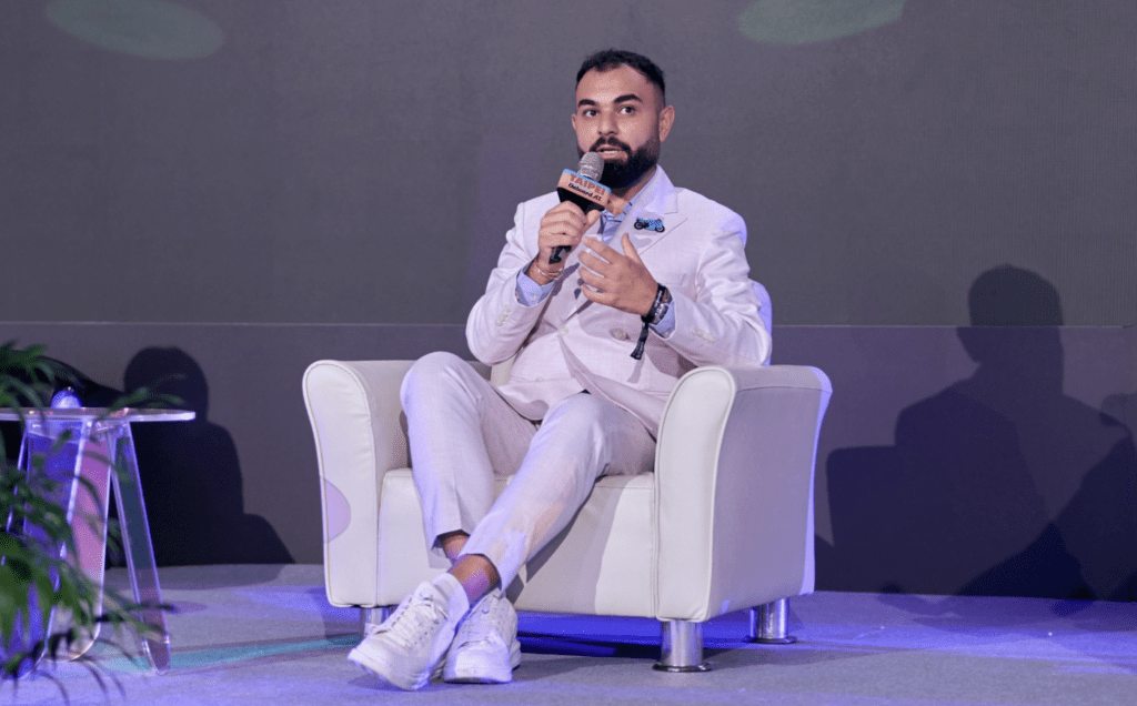 Foto Vugar Usi Zade (COO Bitget) dalam Acara Token2049 Singapura